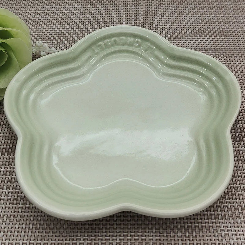 Le Creuset Flower Dish