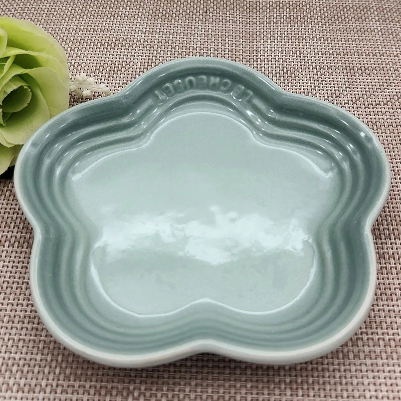 Le Creuset Flower Dish